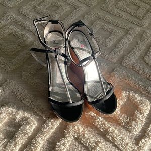 Brand new never work sandal wedges